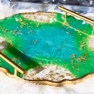 Handmade Green Round Resin Tray With handles And Coasters Geode Tray Gift Trays Breakfast Tray Vanity Tray Resin Coasters Wedding Tray