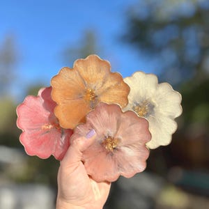 Handmade flower coasters with beige and pink hues, custom coaster set with a neutral color palette, unique home gift in muted pastel colors