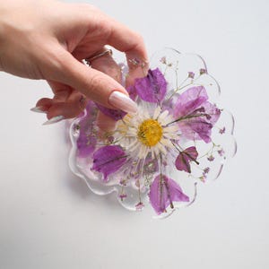 Pressed Flower Resin Coaster – Handmade Dried Flower Decorative Tray – Real Botanical Epoxy Art Gift